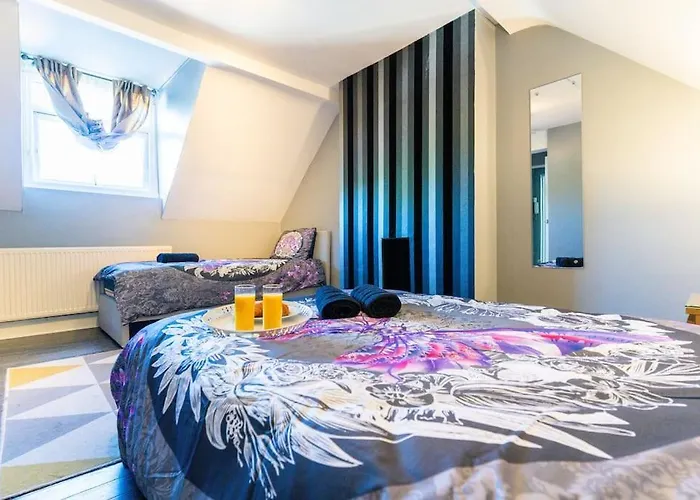 2 - Bed Haven With Free Parking